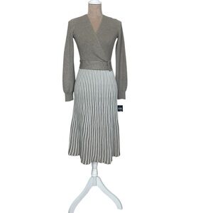 NWT Robbie Bee Long Sleeve Ribbed Pleated Midi Sweater Dress
